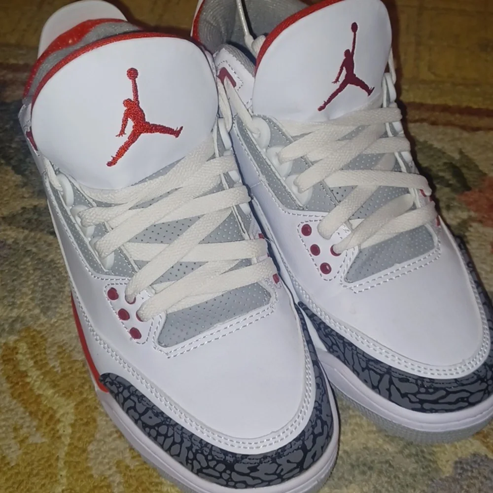 Jordan 3s - Picture 2 of 8